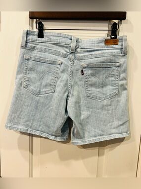 Levi's Blue Striped Women’s Mid-Length Shorts Size 29x7